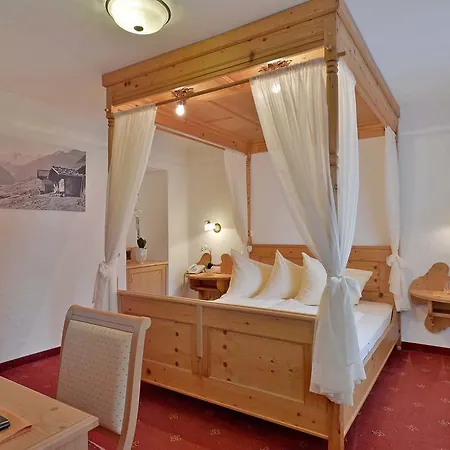 מלון Glockenstuhl 4*