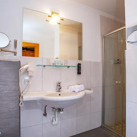 Glockenstuhl מלון 4*